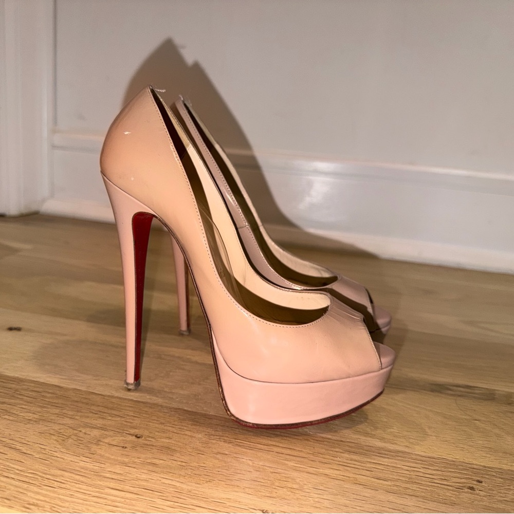 Christian Louboutin lady peep 150 nude patent